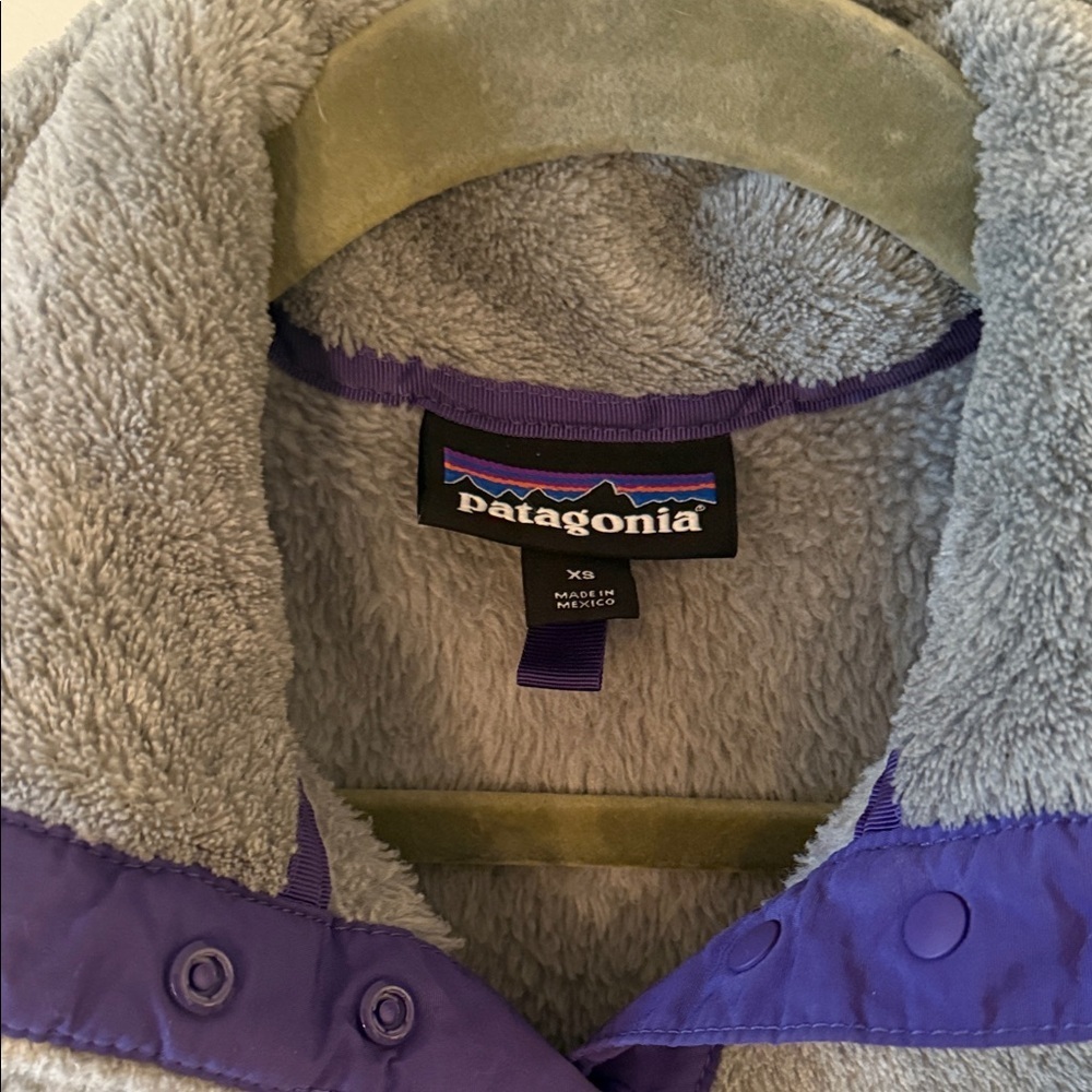 Patagonia Women's Re-Tool Snap-T® Pullover Tailored Grey Nickel/Concord Purple - Picture 4 of 5
